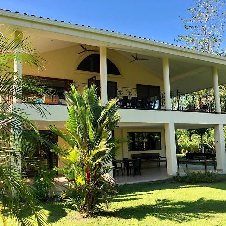 Sol Y Sombra Bed & Breakfast Bocas del Toro Exterior photo