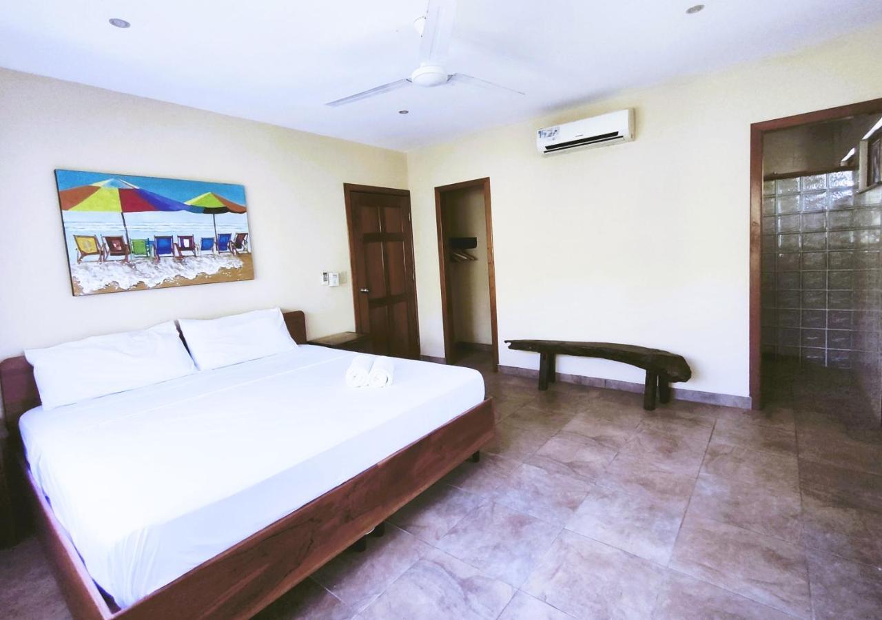 Sol Y Sombra Bed & Breakfast Bocas del Toro Exterior photo