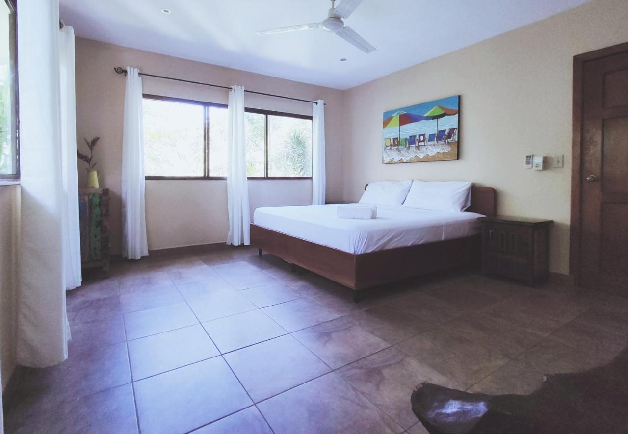 Sol Y Sombra Bed & Breakfast Bocas del Toro Exterior photo